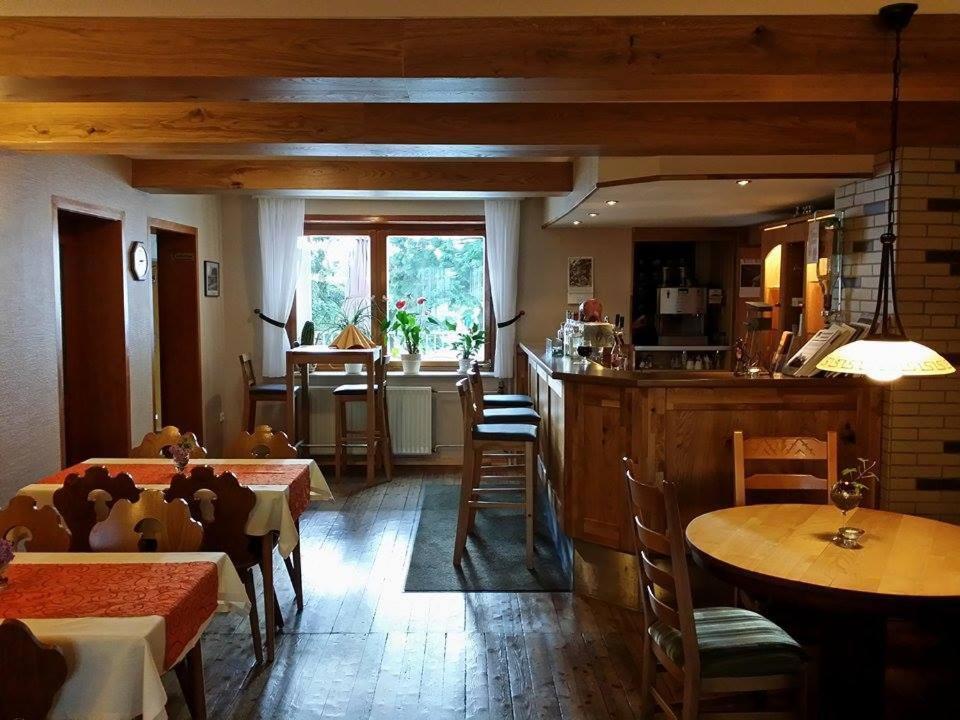 Gast- Und Pensionhaus Zur Linde Staufenberg  Kültér fotó