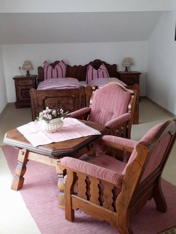 Gast- Und Pensionhaus Zur Linde Staufenberg  Szoba fotó