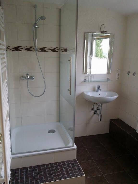 Gast- Und Pensionhaus Zur Linde Staufenberg  Kültér fotó